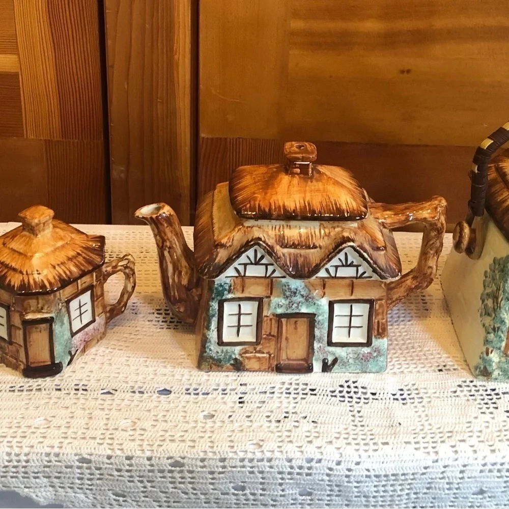 KEELE ST.Pottery,CO. LCD/ England/ hand painted Tea Pot/w cookie jar/cream/sugar